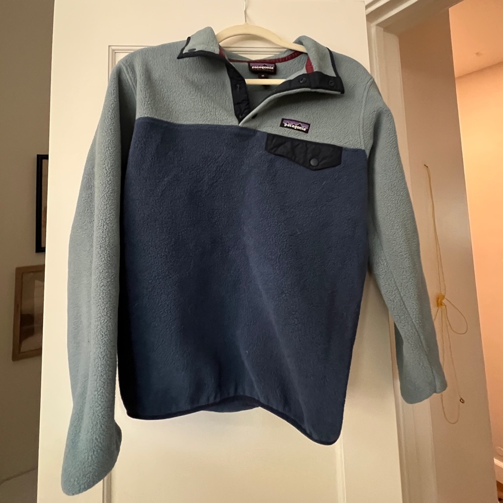 Patagonia Women’s Light Blue and Navy Zip-Style Fleece Pullover